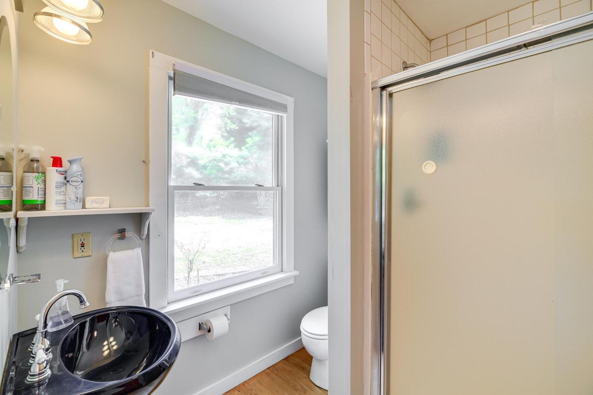 Quaint Blue Ridge Cabin Rental With On-Site Stream! Sparta Eksteriør bilde