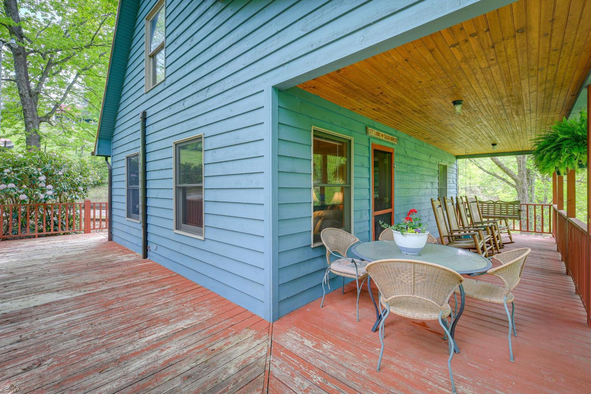 Quaint Blue Ridge Cabin Rental With On-Site Stream! Sparta Eksteriør bilde