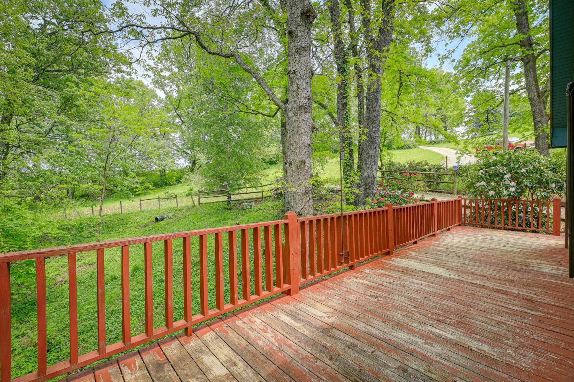 Quaint Blue Ridge Cabin Rental With On-Site Stream! Sparta Eksteriør bilde