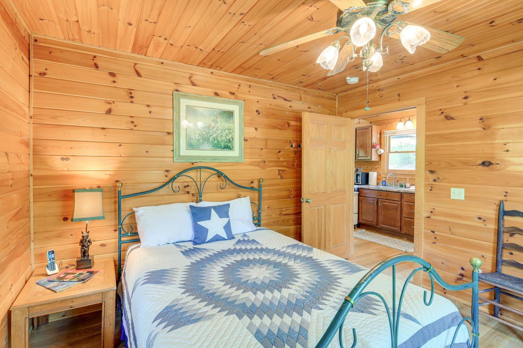 Quaint Blue Ridge Cabin Rental With On-Site Stream! Sparta Eksteriør bilde
